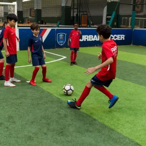 常规足球训练项目 - 星期一 17:00-18:00 (7-10岁)